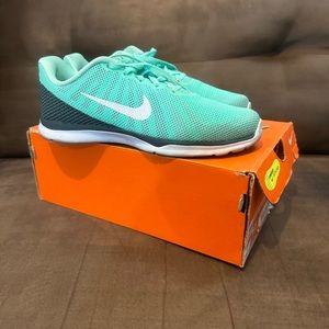 Nike In-Season The Runner Women’s Shoes Size 6.5